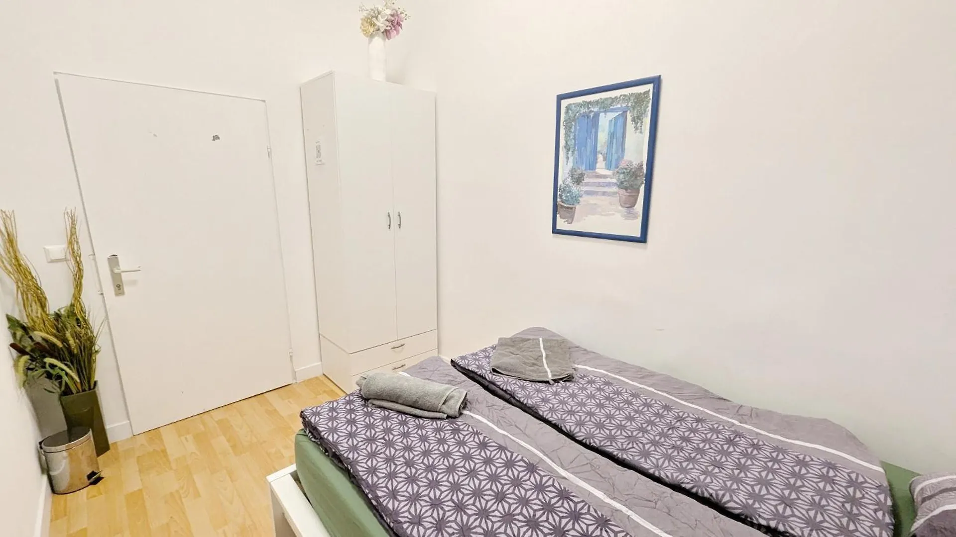 Comfortable Rooms In Lugner City Area He Vienna Austria