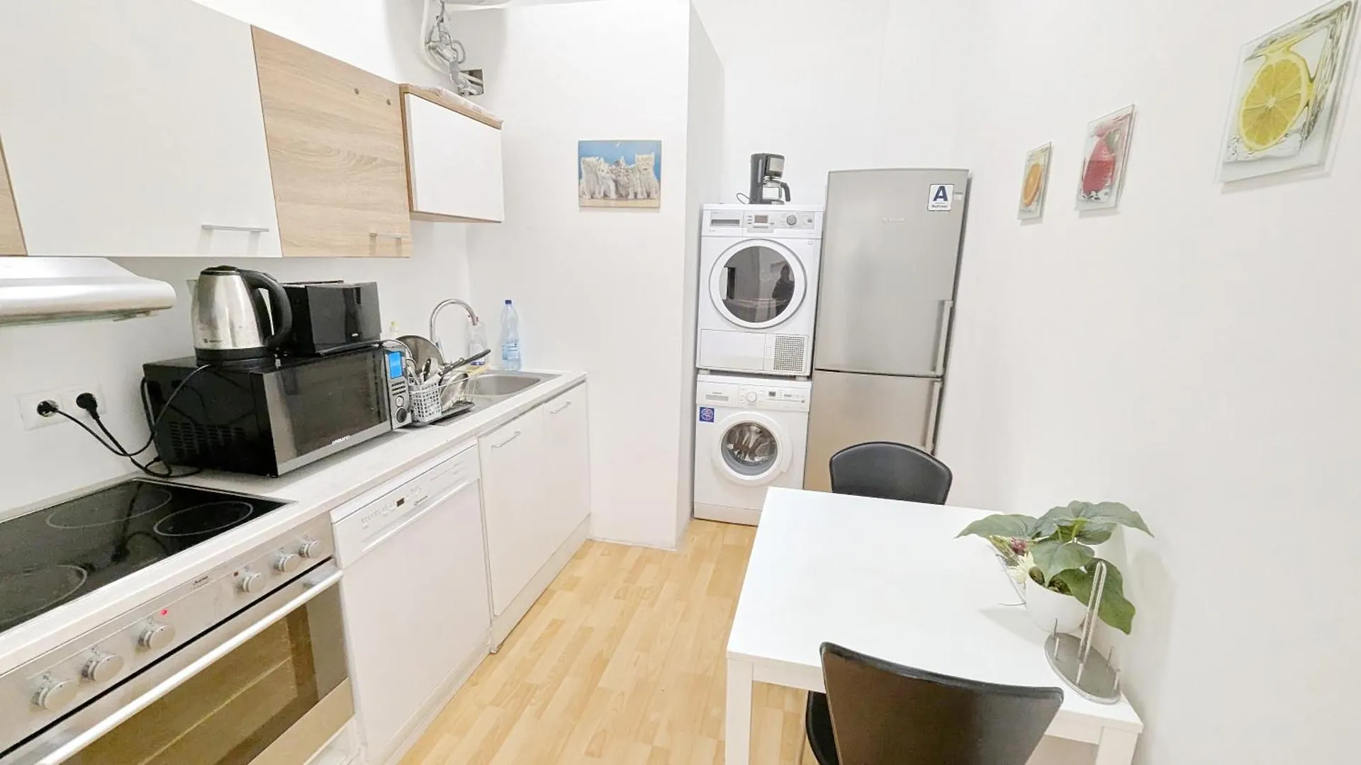 וינה Comfortable Rooms In Lugner City Area He 0*,  אוסטריה
